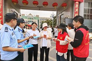 复出状态还行！文班亚马半场8中4拿到10分3板2助1帽